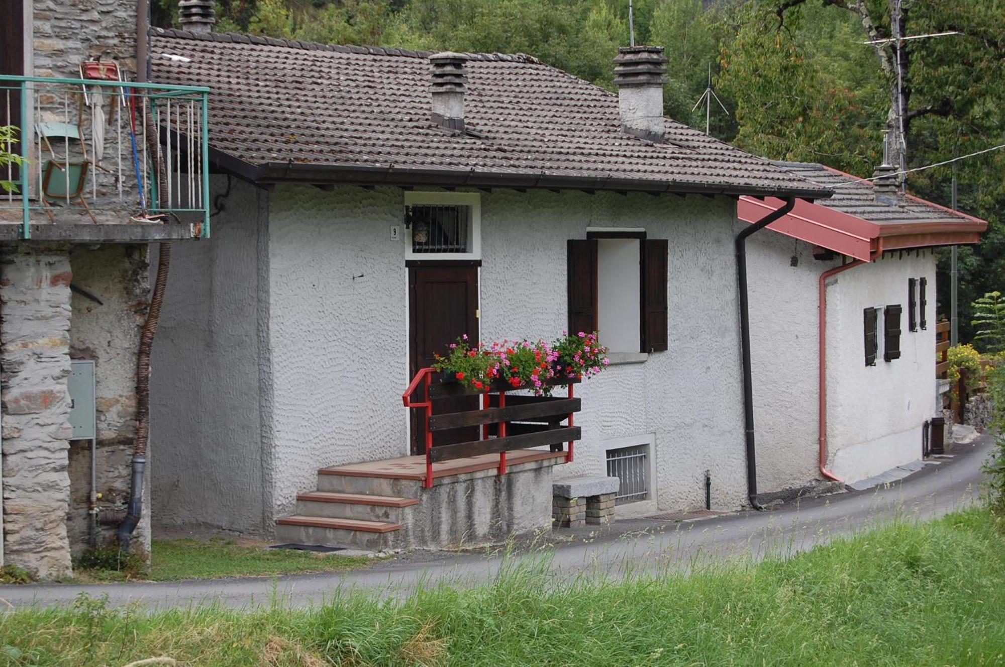 Casa Valentino Corteno Golgi Exterior foto
